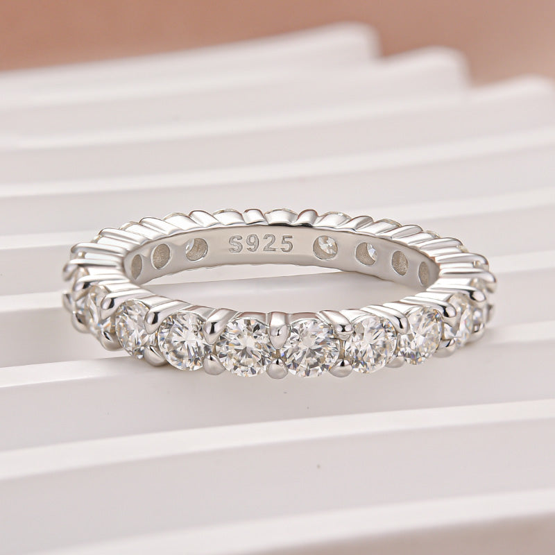 Aurevyn 2.5 Ct Round Cut Women's Wedding Band