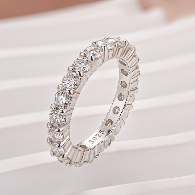 Aurevyn 2.5 Ct Round Cut Women's Wedding Band