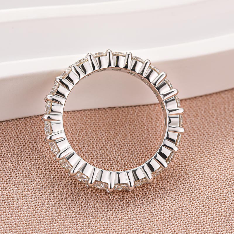 Aurevyn 2.5 Ct Round Cut Women's Wedding Band