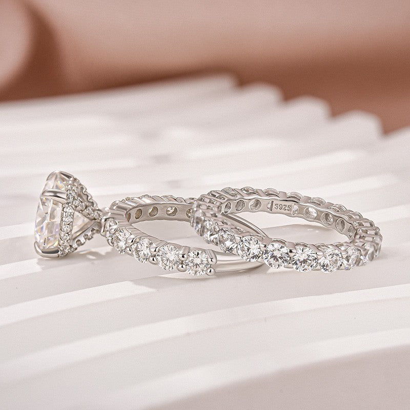 Aurevyn Moissanite 2.0Ct~4.0Ct Round Cut Side Stone White Gold Travel Bridal Set