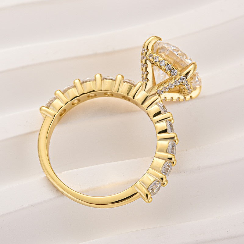 Aurevyn 2.0Ct~4.0 Ct Round Yellow Gold Engagement Ring