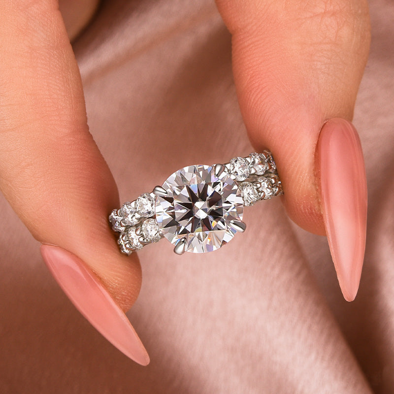 Aurevyn Moissanite 2.0Ct~4.0Ct Round Cut Side Stone White Gold Travel Bridal Set