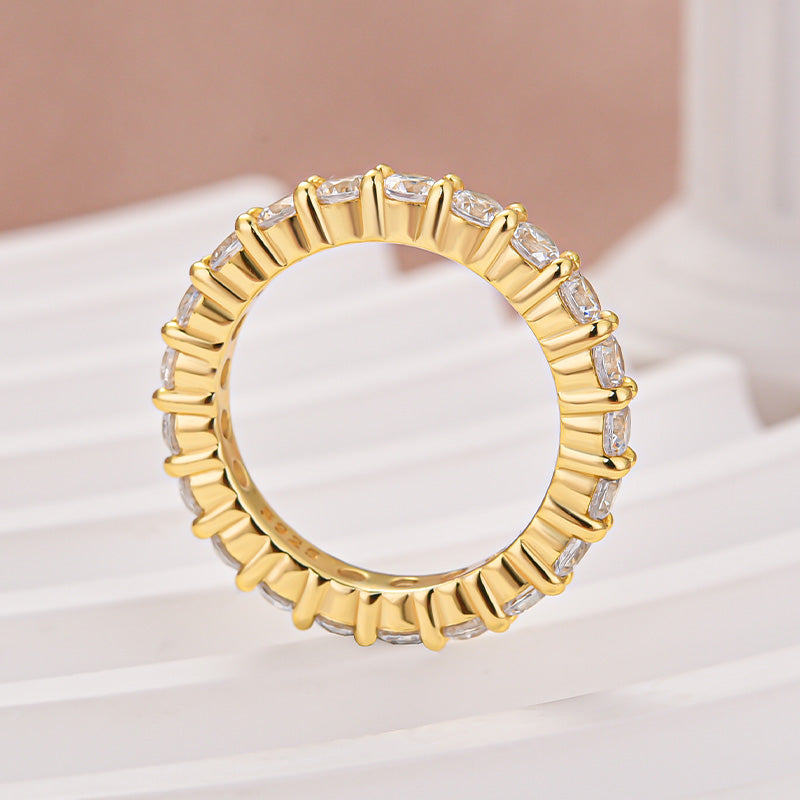 Aurevyn 2.5 Ct Yellow Gold Round Cut Women's Wedding Band