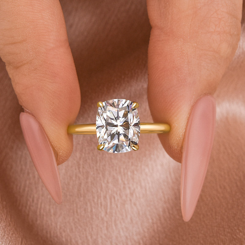 Aurevyn 2.5Ct~4.0 Ct Cushion Cut Yellow Gold Engagement Ring
