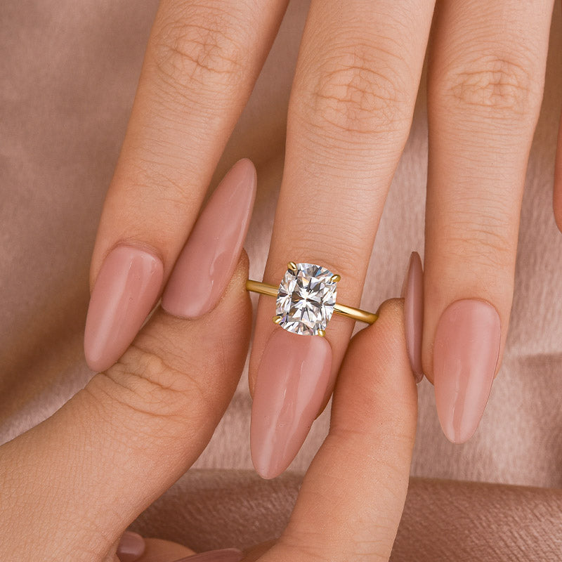 Aurevyn 2.5Ct~4.0 Ct Cushion Cut Yellow Gold Engagement Ring
