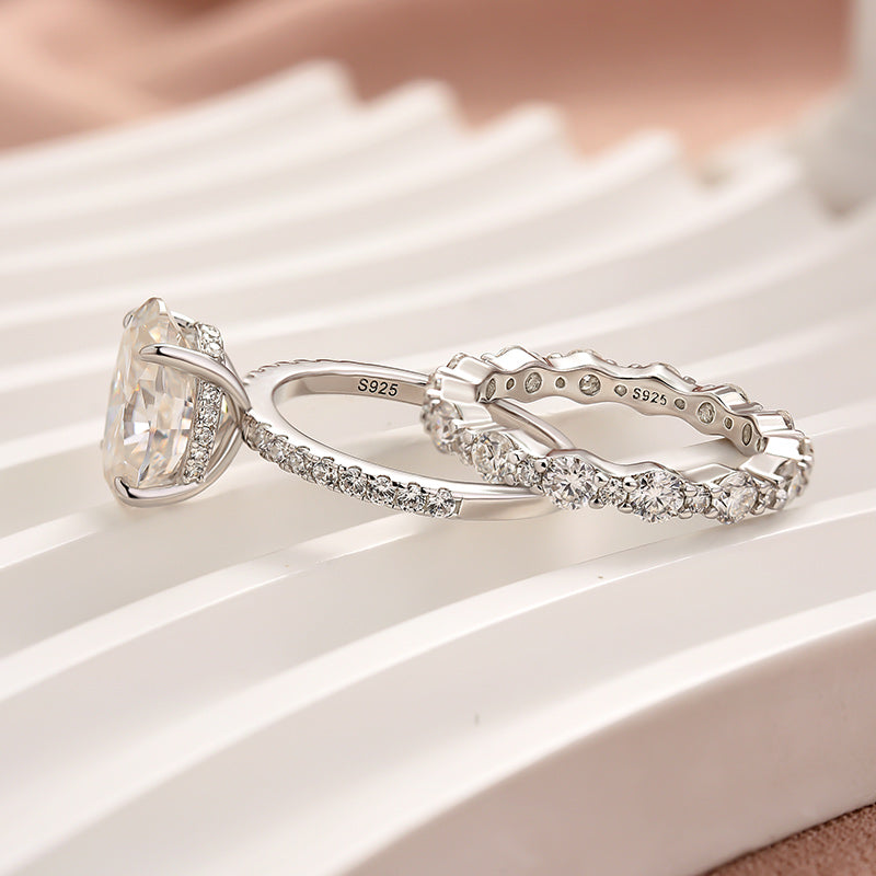 Aurevyn 4.0Ct Oval Cut Engagement Ring With Round Cut Wedding Band Wedding Ring Set