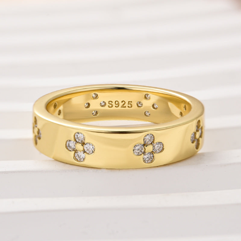 Aurevyn Yellow Gold Clover Wide Wedding Band