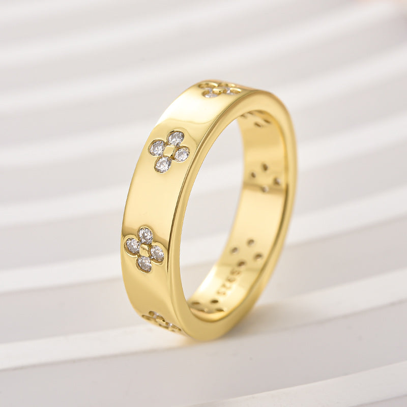 Aurevyn Yellow Gold Clover Wide Wedding Band