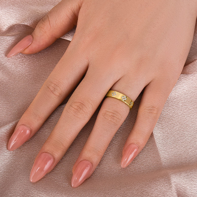 Aurevyn Yellow Gold Clover Wide Wedding Band