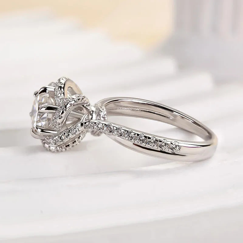 Aurevyn 1.0Ct Round Cut Twist Flower Design Engagement Ring