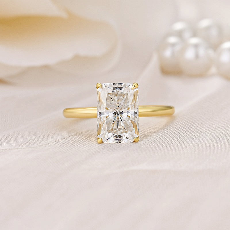Aurevyn 3.5Ct～4.5 Ct Radiant Cut Yellow Gold Engagement Ring