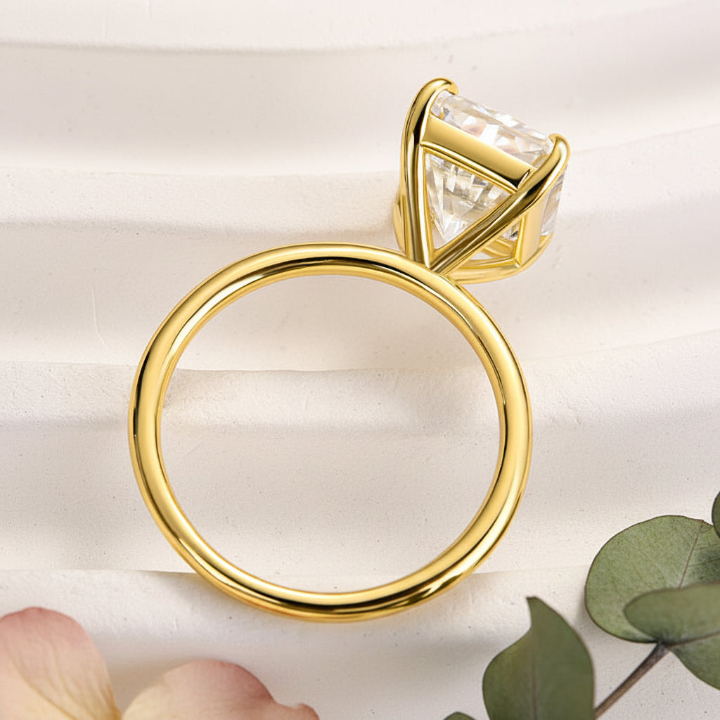 Aurevyn 3.5Ct～4.5 Ct Radiant Cut Yellow Gold Engagement Ring
