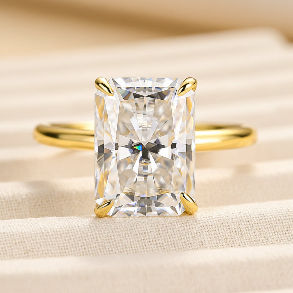 Aurevyn 3.5Ct～4.5 Ct Radiant Cut Yellow Gold Engagement Ring