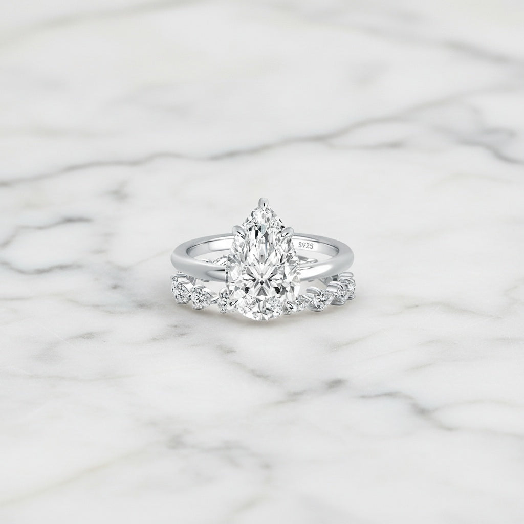 Aurevyn 2PC Moissanite 4.0Ct Pear Cut Engagement Ring With Pear Cut Wedding Band Wedding Ring Set