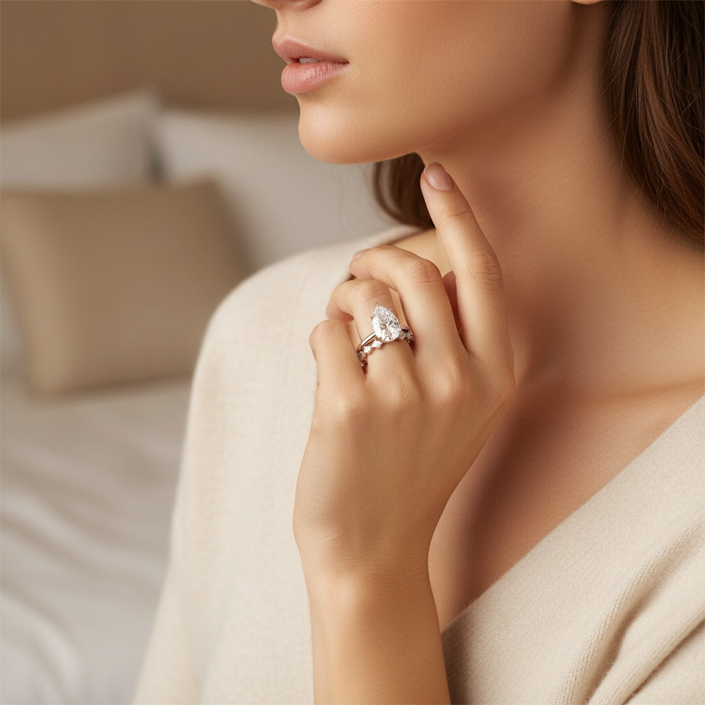 Aurevyn 2PC Moissanite 4.0Ct Pear Cut Engagement Ring With Pear Cut Wedding Band Wedding Ring Set