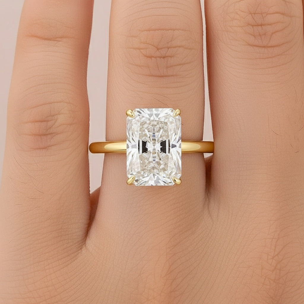 Aurevyn 3.5Ct～4.5 Ct Radiant Cut Yellow Gold Engagement Ring
